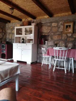 Дома для отпуска Stara kuća Mihailo Цетине Дом с 2 спальнями-21